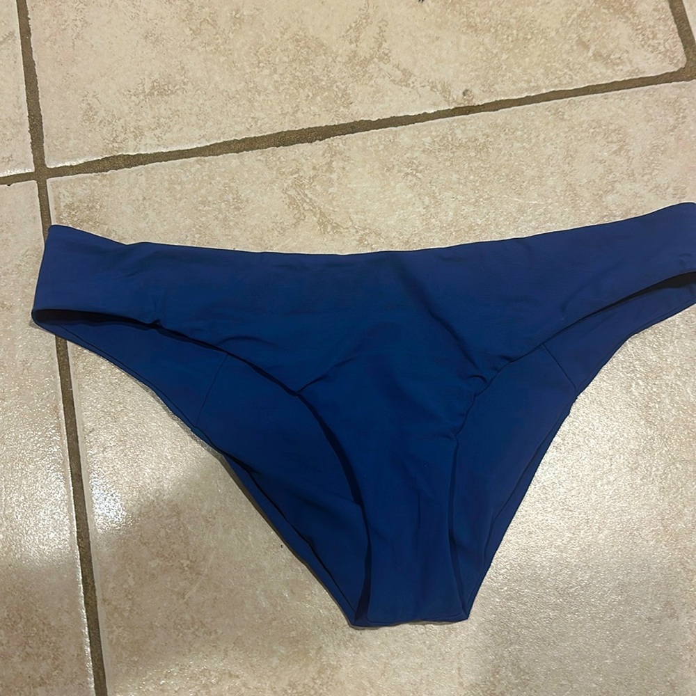 Boys + arrows bikini bottom size medium